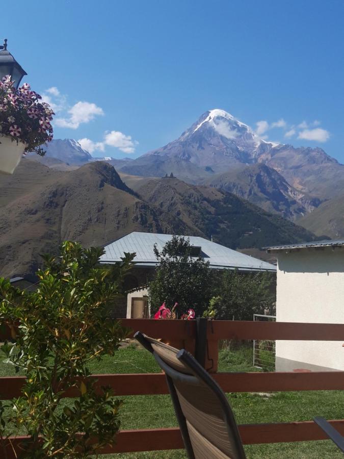 Guest House Elguja Qushashvili Kazbegi Eksteriør billede