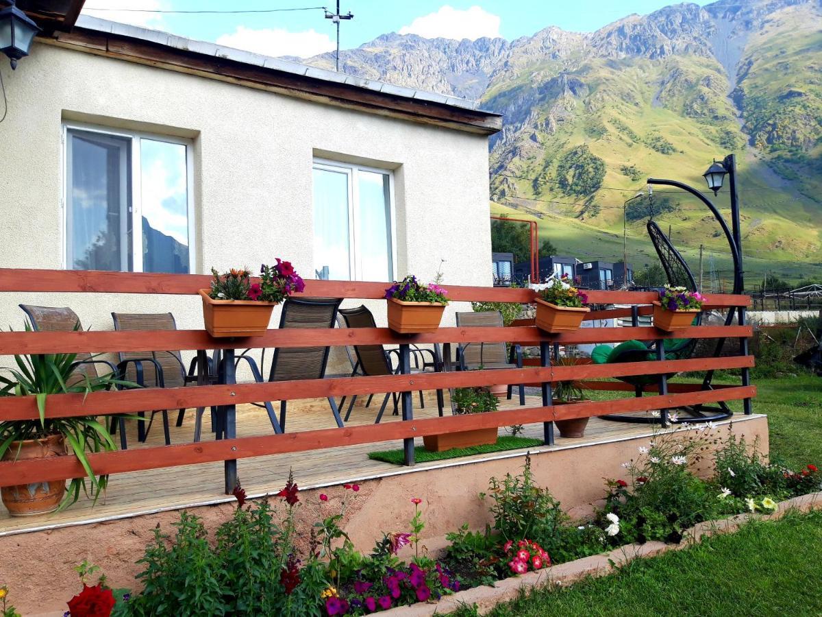Guest House Elguja Qushashvili Kazbegi Eksteriør billede