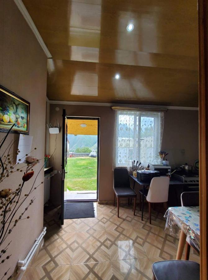Guest House Elguja Qushashvili Kazbegi Eksteriør billede