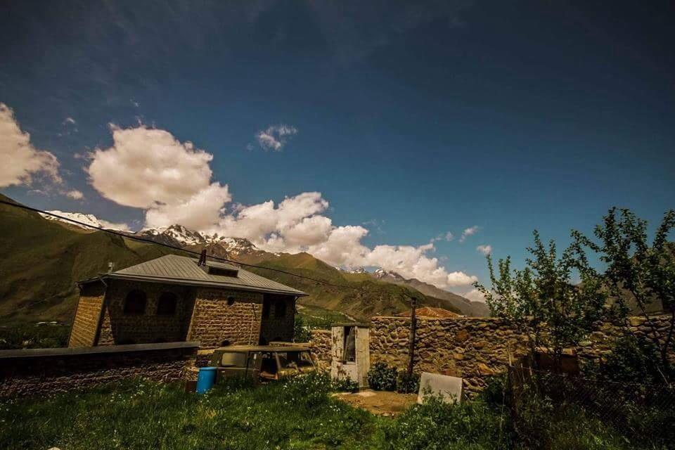 Guest House Elguja Qushashvili Kazbegi Eksteriør billede
