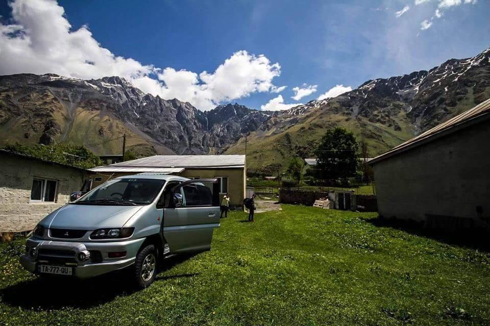 Guest House Elguja Qushashvili Kazbegi Eksteriør billede