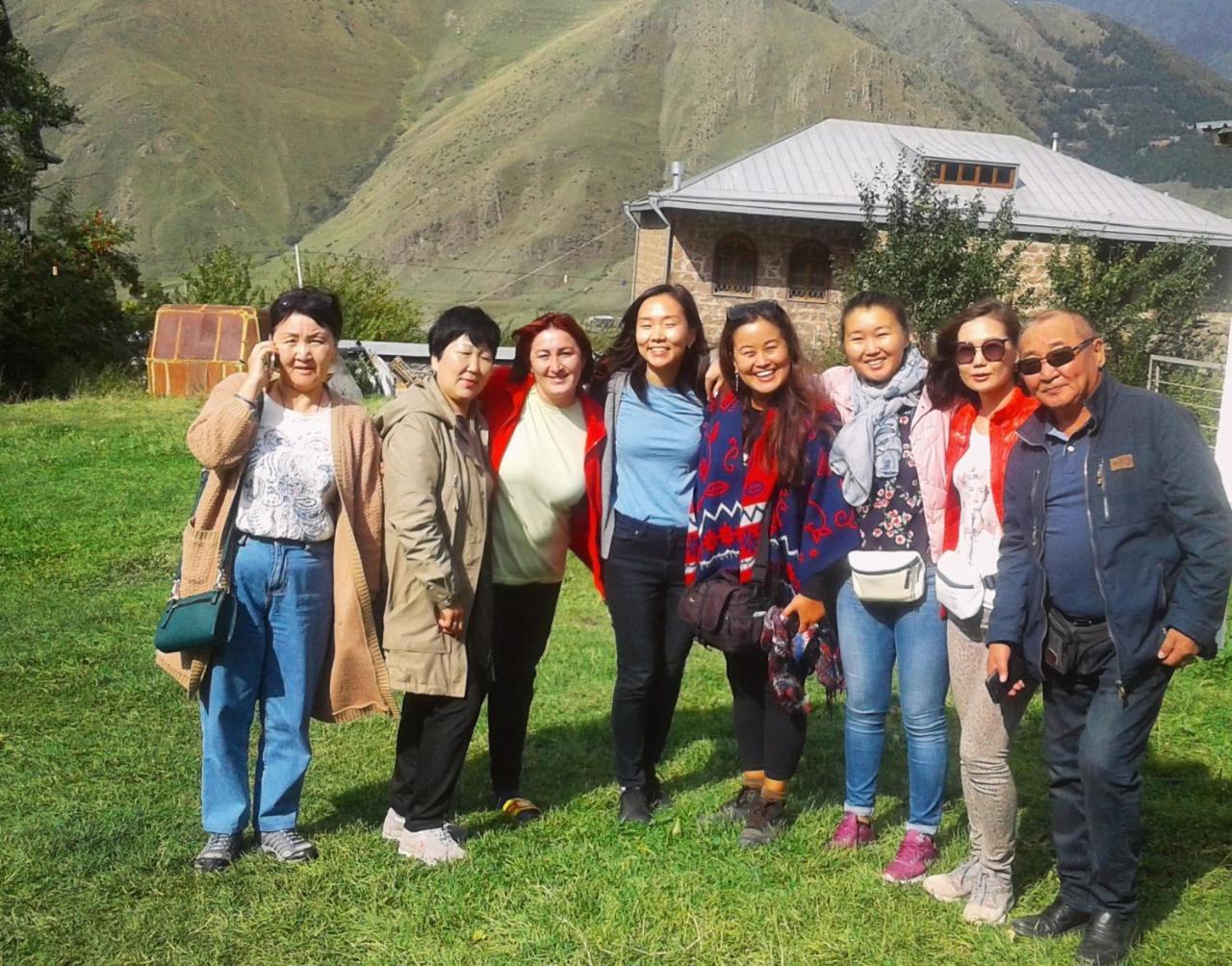 Guest House Elguja Qushashvili Kazbegi Eksteriør billede