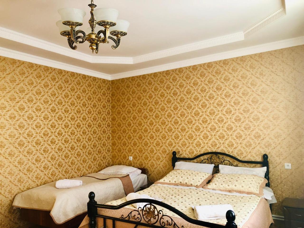 Guest House Elguja Qushashvili Kazbegi Eksteriør billede