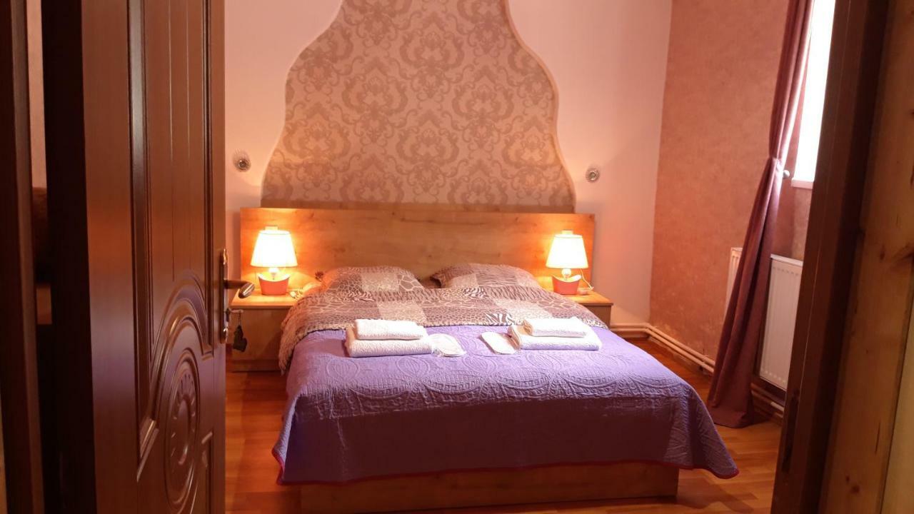Guest House Elguja Qushashvili Kazbegi Eksteriør billede